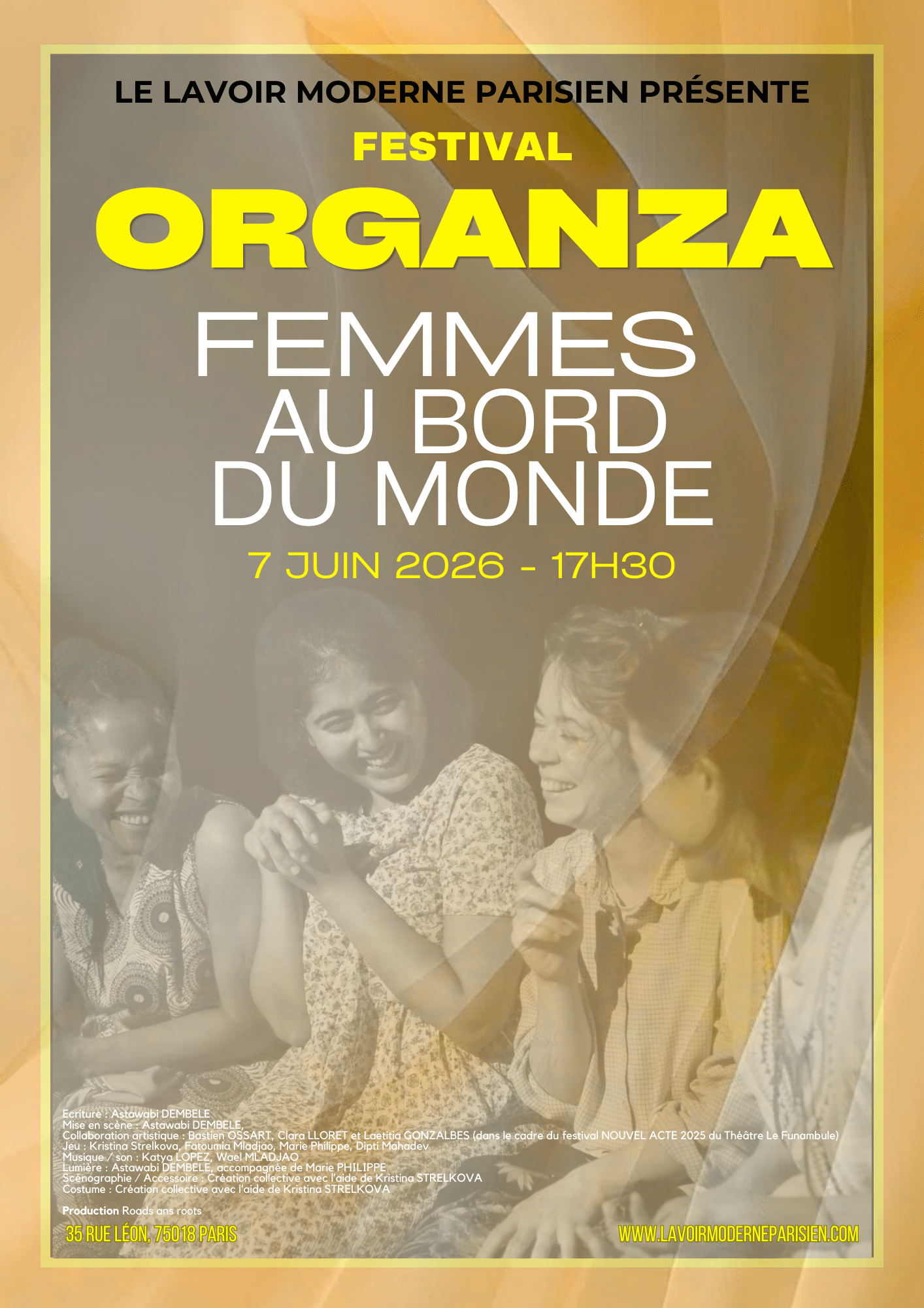 Femmes au bord du monde